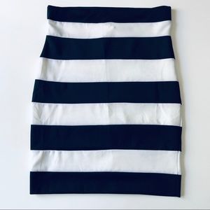 Toto size L Black and white stretch skirt